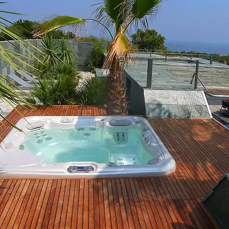 Vakantiehuis Porto-vecchio Sleeps 14 Pool Pinarellu