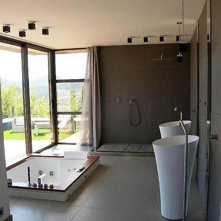 Porto-vecchio Sleeps 14 Pool